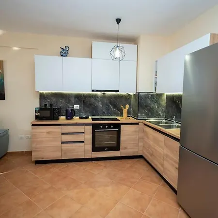Apartment Center With Balcony Durres