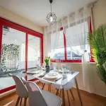 Center With Balcony Appartement *